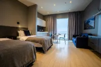 Black Beach Suites - Romantic
