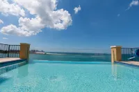 Edge Hotel Clearwater Beach - parking
