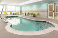 SpringHill Suites Holland - Pools