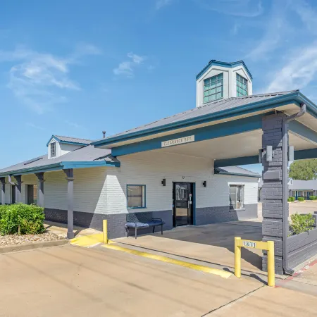 Best Western Regency Inn Suites
