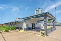 Best Western Regency Inn  Suites - parking