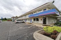 Motel 6 Amherst, Oh - Cleveland West - Lorain - 2-Star