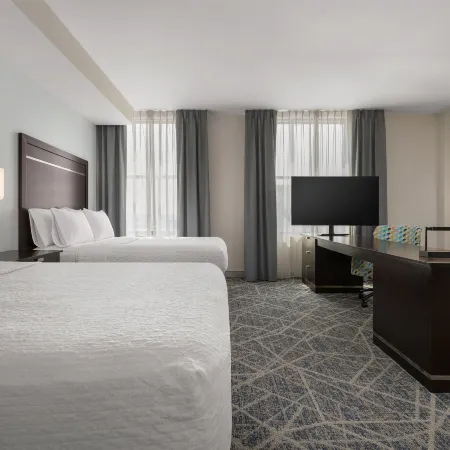 Hampton Inn & Suites Cincinnati-Downtown