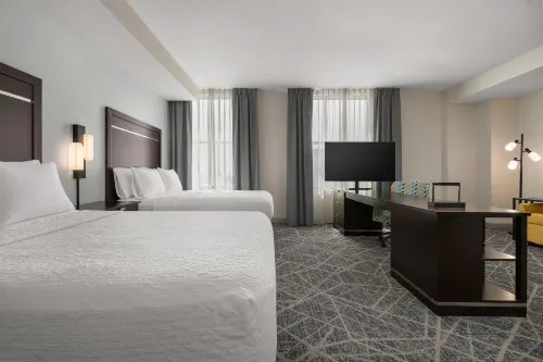 Hampton Inn & Suites Cincinnati-Downtown - Bãi đậu xe