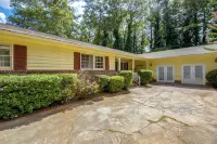 Atlanta Area Home w/ Yard: Great for Families! - 2 stelle