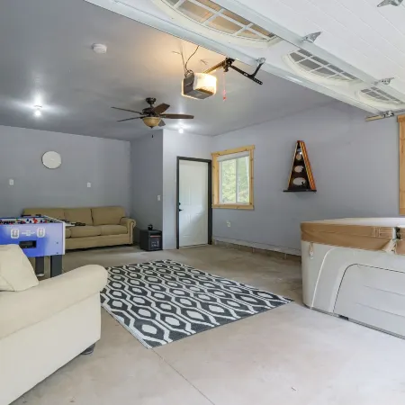 Secluded Hayward Cabin With Hot Tub/on Trailhead Hotels in Lenroot