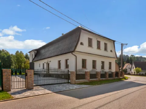 Pool & Wellness Estate 酒店