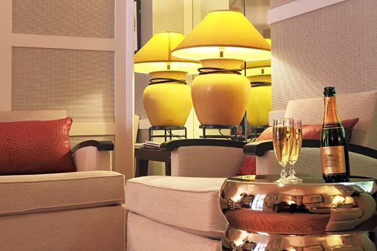 4. 호텔 포크스턴 ..