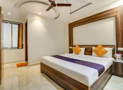 Spot on 69549 Hotel Shri Ram Kashi