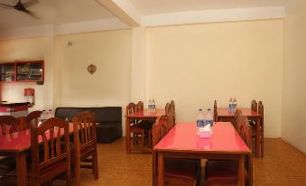 Spot on 503 Lisno Restaurant and Lodge