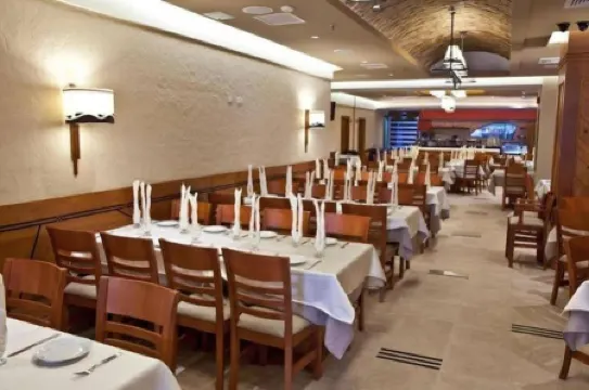 Hotel Chacao Suites Отели рядом с достопримечательностью «Edificio Chataing»