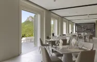 Gloria Manor