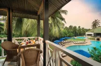Labadi Beach Hotel - Pools