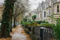 The Suite | Cardiff City Centre + Private Parking