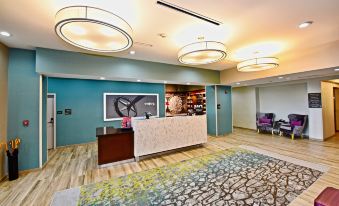 Hampton Inn & Suites Cleveland/Oakwood Village