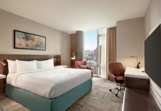 4. 힐튼 가든 인 ..