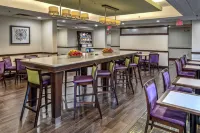 鄧弗里斯/匡蒂科歡朋酒店 - 早餐