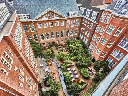 Sofitel Legend the Grand Amsterdam Отели рядом с достопримечательностью «Мост Питон»