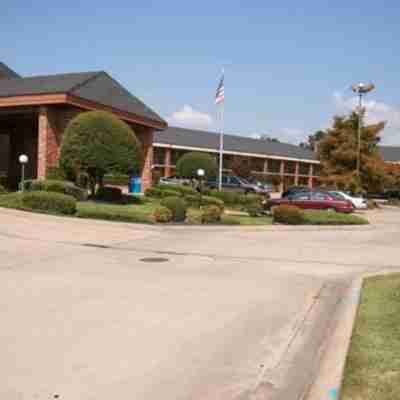 Quality Inn & Suites Searcy I-67 Hotel Exterior