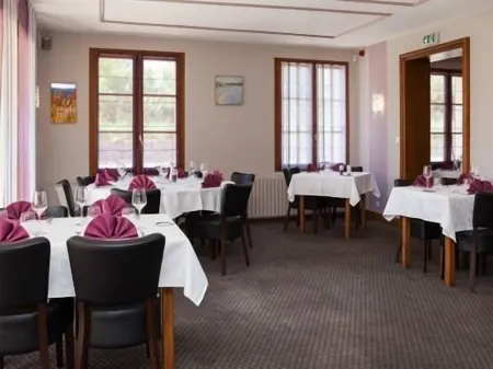 La Bonne Etape Отели рядом с достопримечательностью «Парк Мини-Шато»