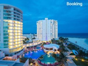 Altitude at Krystal Grand Cancun - All Inclusive