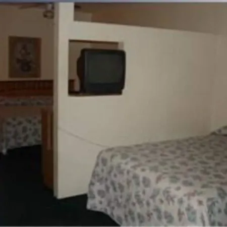 Colonade Motel Suites