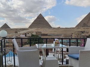 Golden Pyramids View Inn