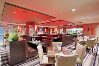 Holiday Inn & Suites SURREY EAST - CLOVERDALE by IHG - breakfast