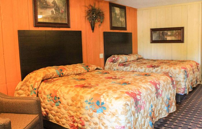 Charles Wesley Motor Lodge Downtown Broken Bow- Hochatown