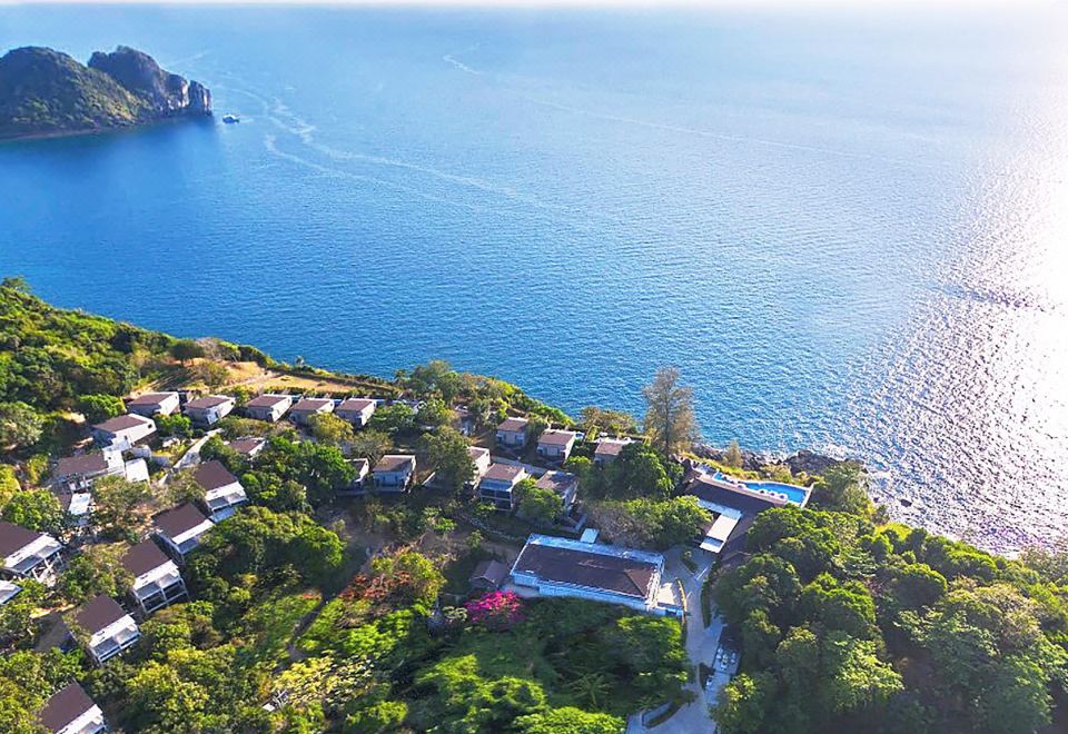 2. 홀리데이 인 리..