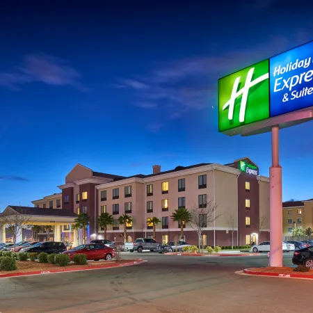 Holiday Inn Express & Suites EL PASO AIRPORT by IHG