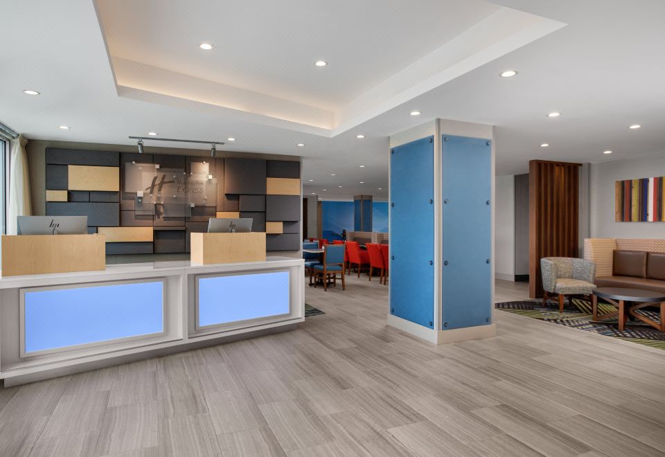 5. 홀리데이 인 익..