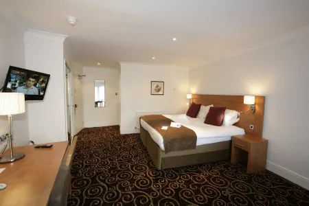 The Legacy Rose & Crown Hotel