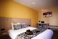 Logis Hotels le Champalud Restaurant la Citadelle Hotels in Le Cellier