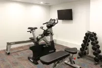 Ramada by Wyndham Wellington Taranaki Street - С тренажерным залом