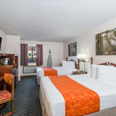 Howard Johnson by Wyndham Wichita Airport Hotels near St Catherine of Siena Catholic Church
