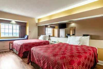 Econo Lodge Inn & Suites Evansville Hotels in Knight Township