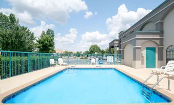 Super 8 by Wyndham Murfreesboro