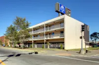 Americas Best Value Inn-St. Louis / Downtown