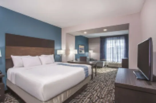 La Quinta Inn & Suites by Wyndham Cullman Hotel a 