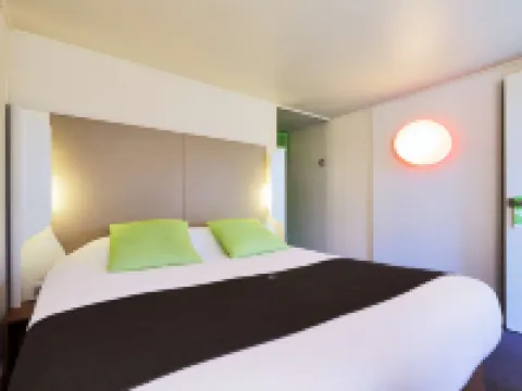 カンパニール オーシュ ジェールのホテル