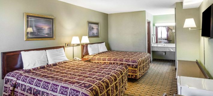 Rodeway Inn & Suites Hotels in Smyrna