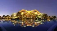 Mövenpick Bahrain - Pools