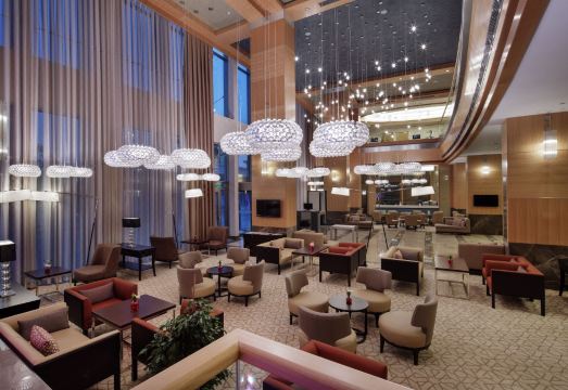 2. 뫼벤픽 호텔 말..