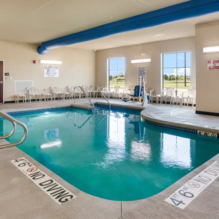 Cobblestone Hotel & Suites Appleton International Airport