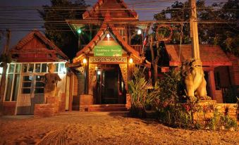Ayutthaya Bouchic Hostel