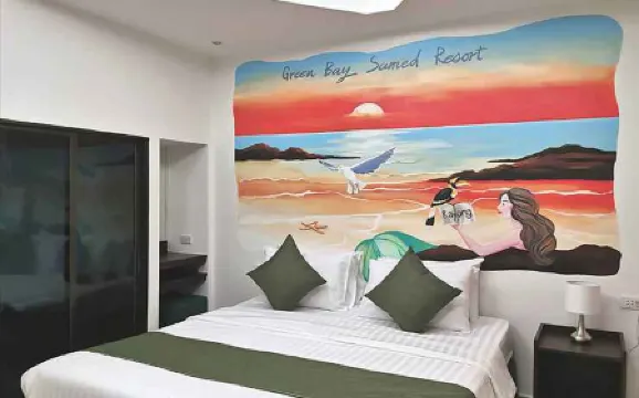 Green Bay Samed Resort Отели рядом с достопримечательностью «Ао Хин Хок»