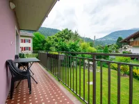 Deval Hotels in Calceranica al Lago