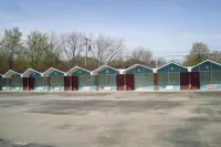 Gray Plaza Motel West Frankfort فنادق في كريستوفر