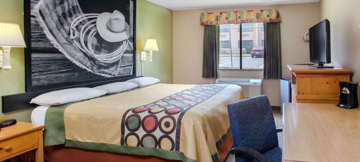 Super 8 by Wyndham Sherman Hotels in Grayson County